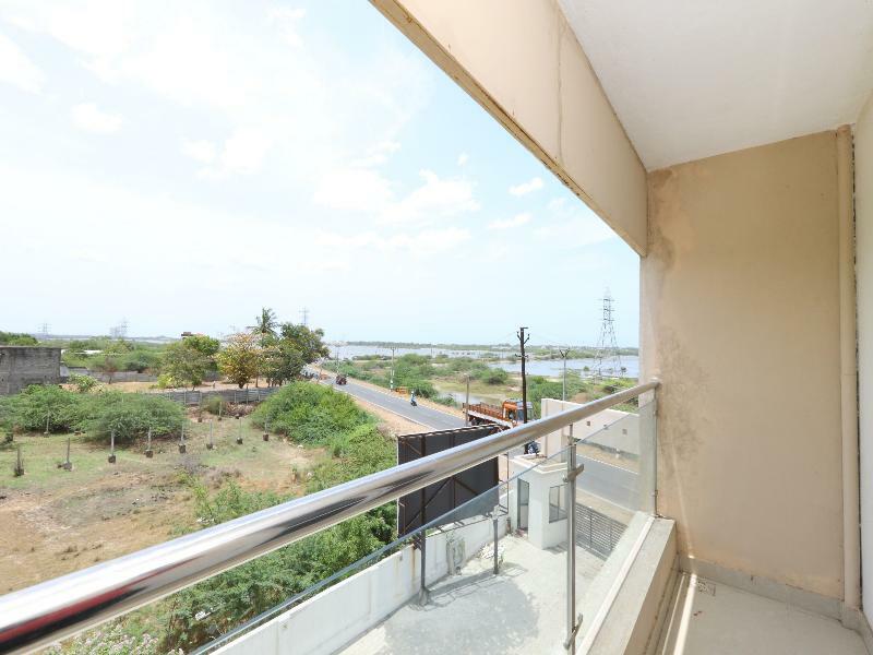 Oyo Flagship 14716 Omr Kelambakkam Hotel Chennai Exterior photo